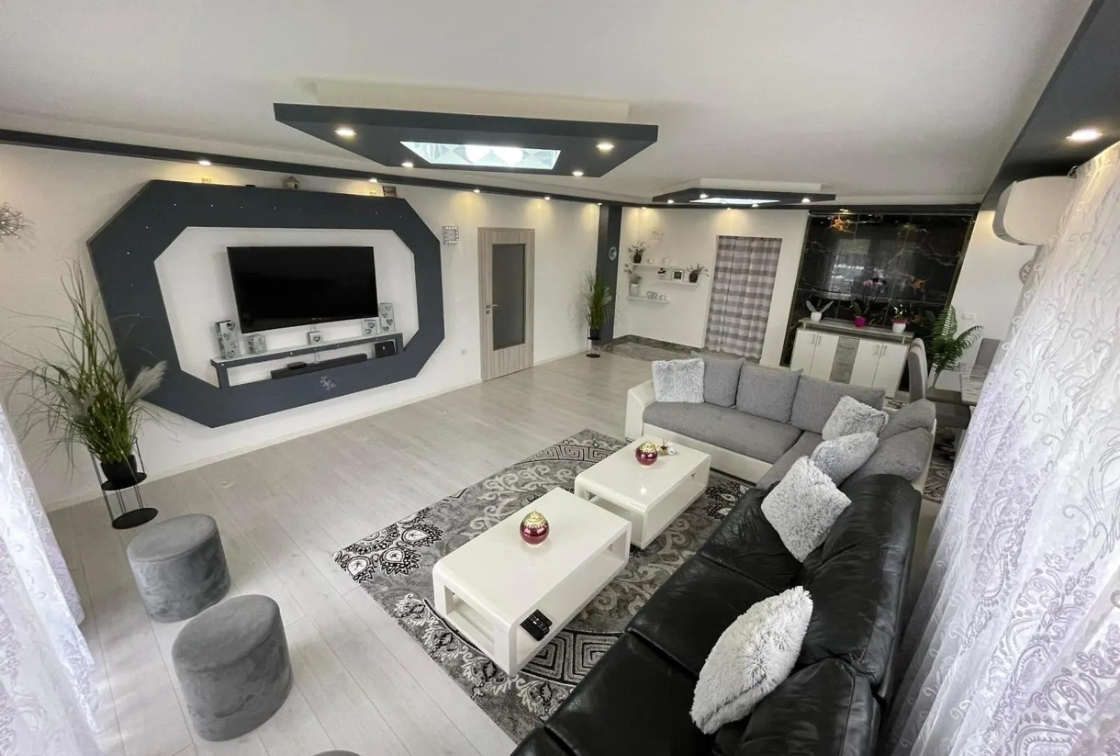 House July Villa Galizana 0*,