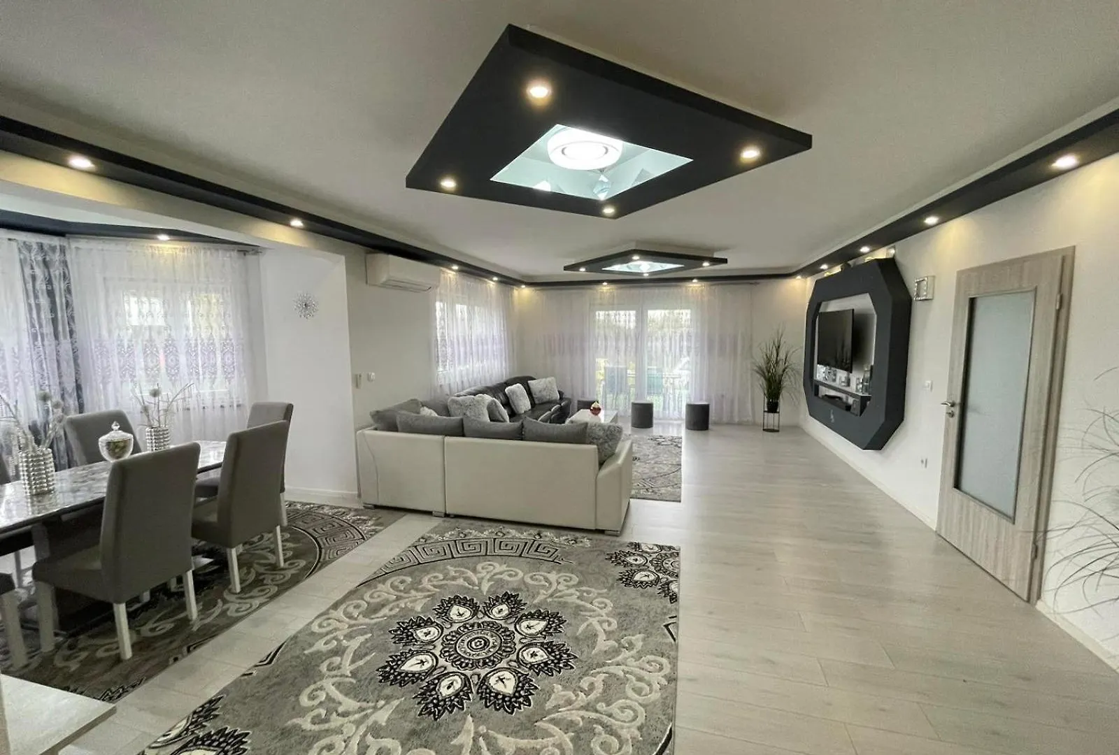 House July Villa Galizana